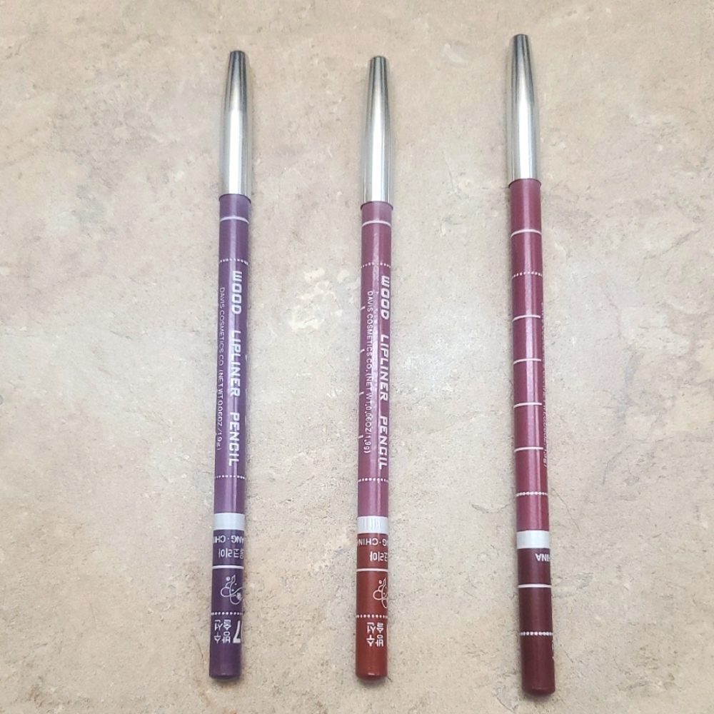 Set of Three Lip Liner Pencils in Purple and Red